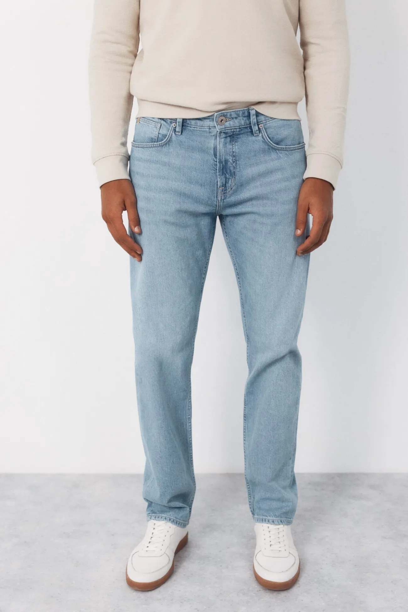 Pantalón vaquero ligero regular fit