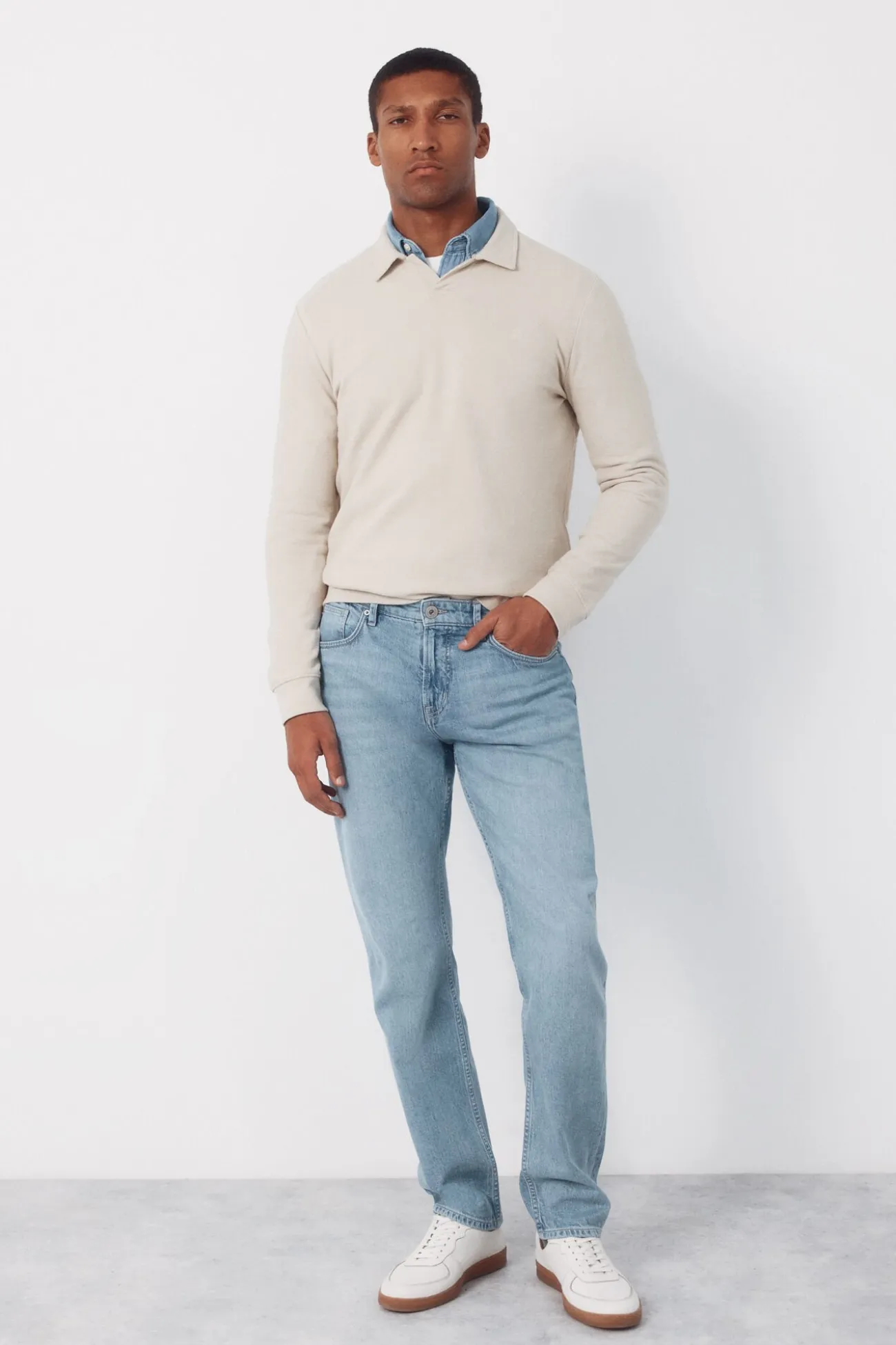 Pantalón vaquero ligero regular fit