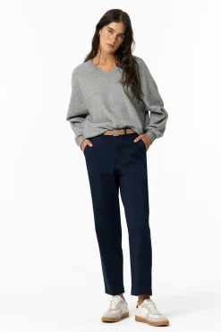 Pantalones a medida con cintur&oacute;n