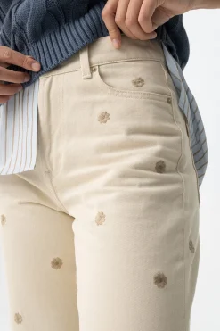 Pantalones vaqueros bordados