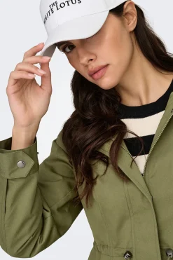 Parka con capucha