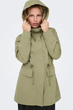 Parka con capucha