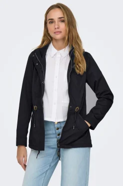Parka con capucha