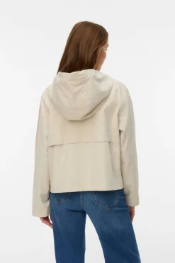 Parka corta con capucha