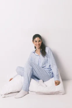 Pijama camisero largo azul estampado puntos