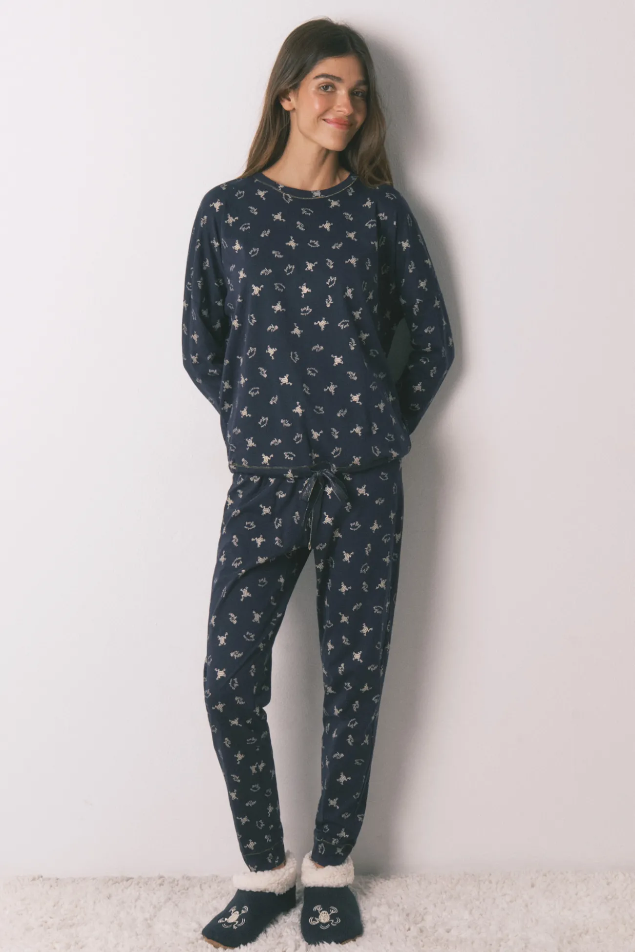 Pijama largo 100% algodón azul estampado ranitas