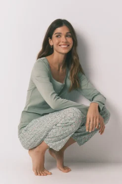 Pijama largo algodón estampado flores verde