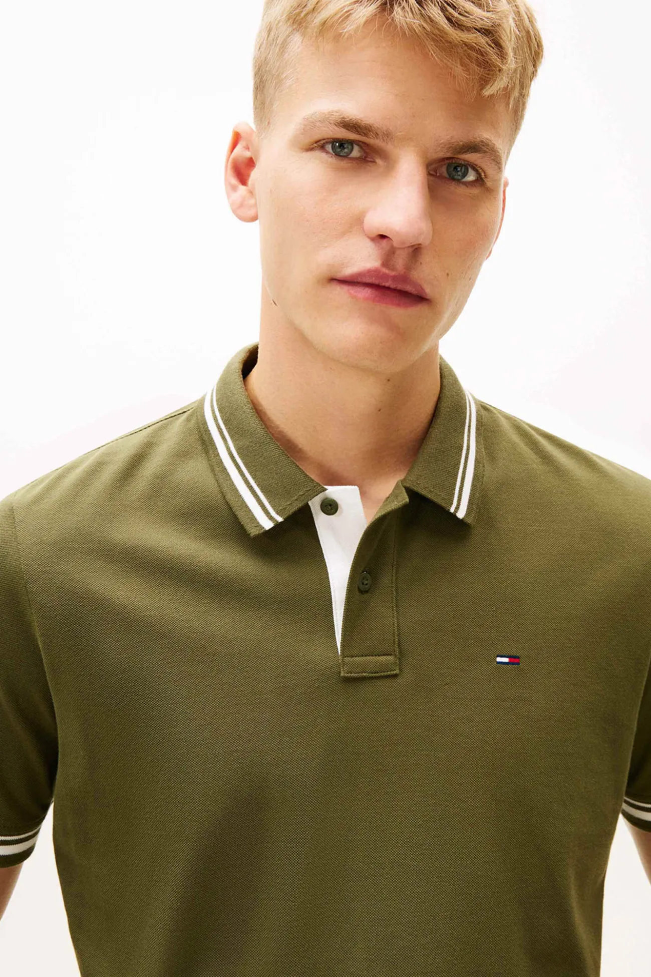 Polo de corte regular