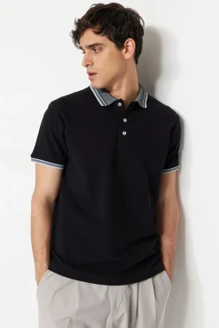 Polo detalle cuello y mangas
