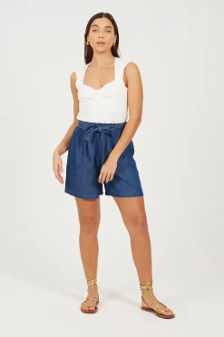 Short con cintur&oacute;n