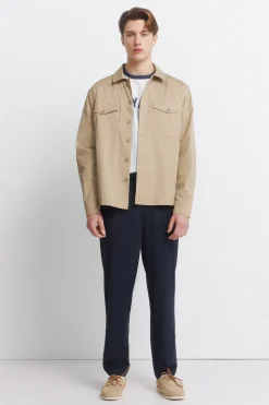 Sobrecamisa ligera bolsillos overshirt fit