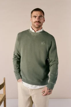 Sudadera b&aacute;sica lavada cuello redondo