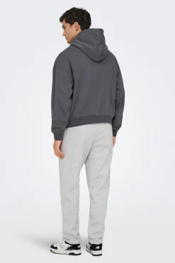 Sudadera con capucha.