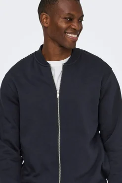 Sudadera estilo bomber.