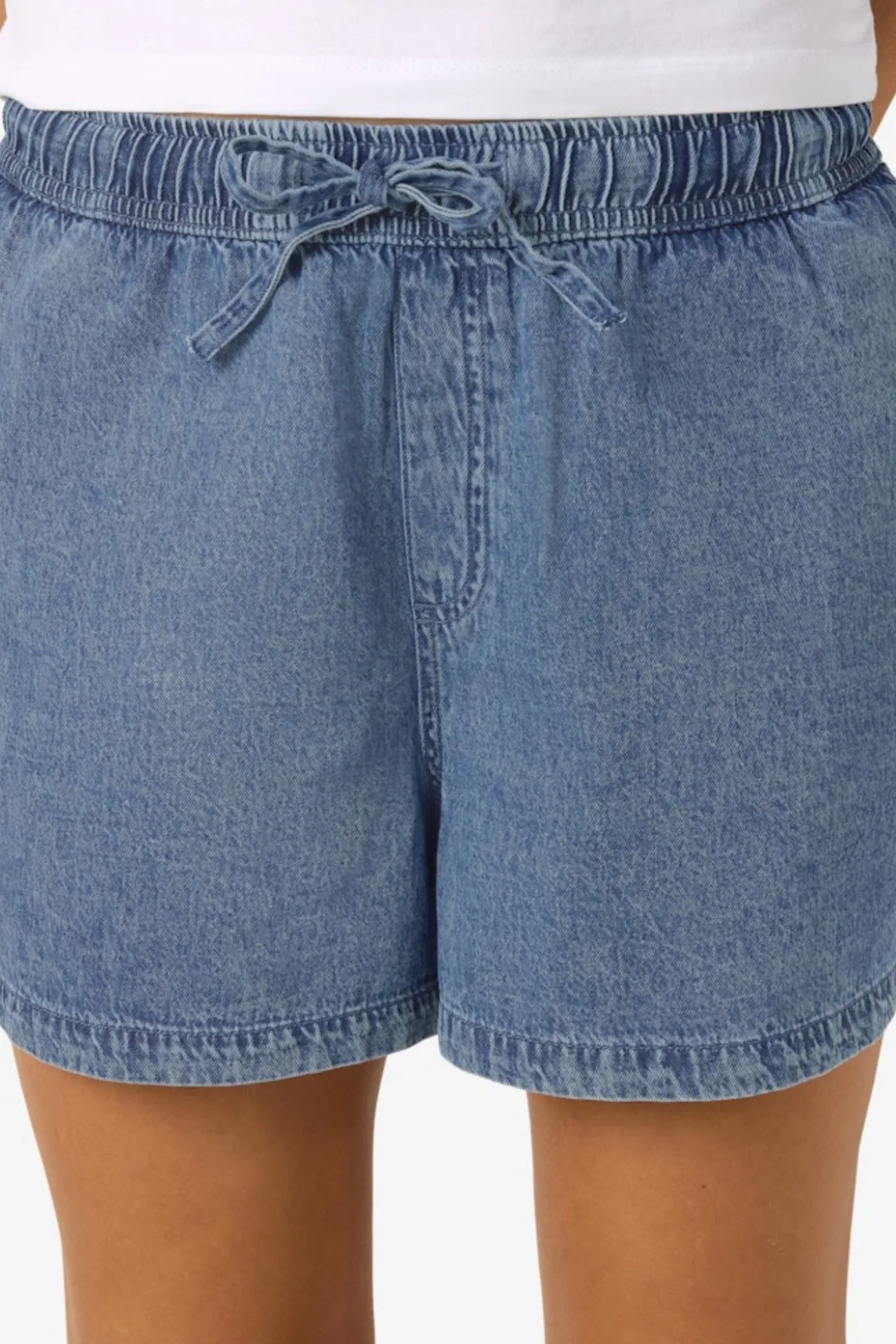 Vaquero corto ligero con cintura el&aacute;stica