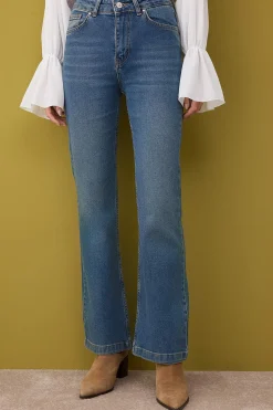 Vaqueros acampanados