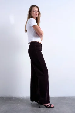 Vaqueros de pierna ancha