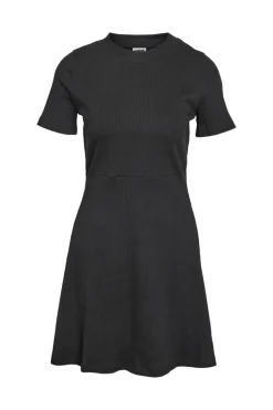 Vestido corto b&aacute;sico de manga corta y cuello redondo