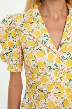 Vestido corto cuello camisero