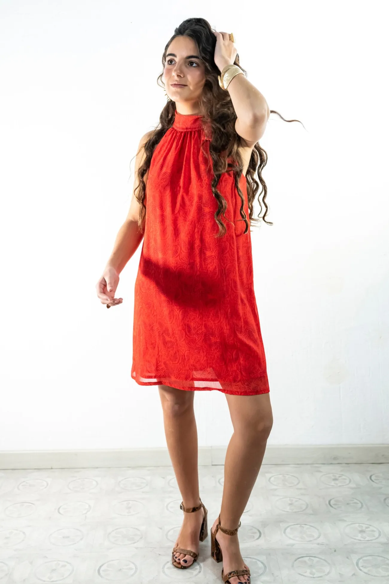 Vestido corto cuello halter