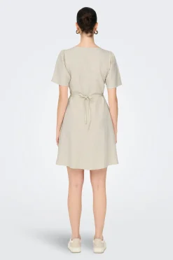 Vestido corto de lino