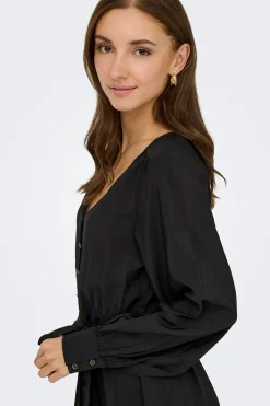 Vestido corto fluido