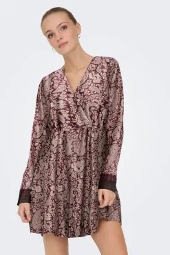 Vestido corto satinado