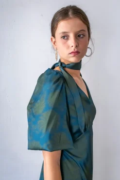 Vestido escote pico
