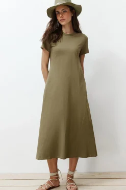 Vestido midi de manga corta