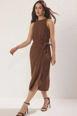 Vestido midi lazo