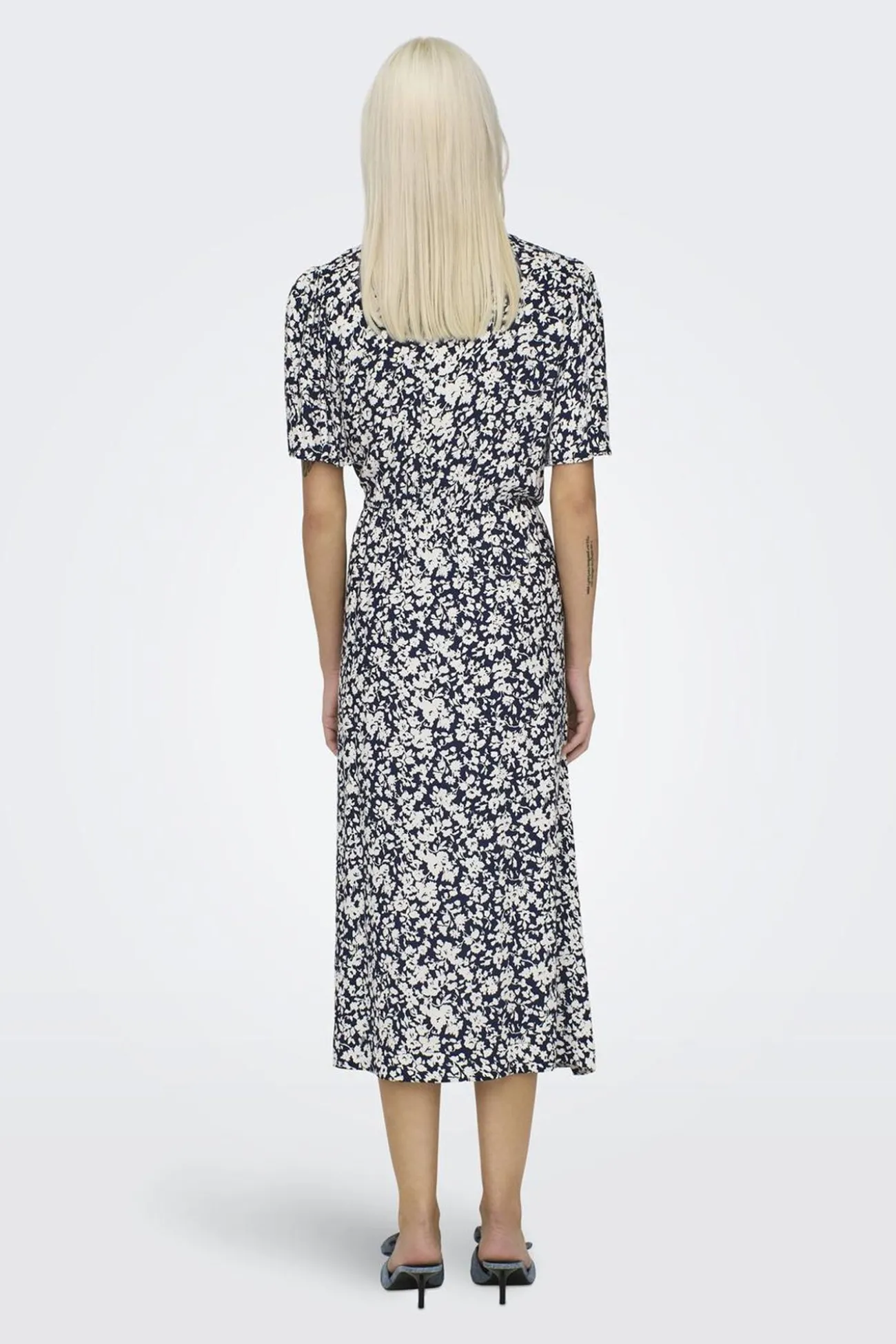 Vestido midi manga corta