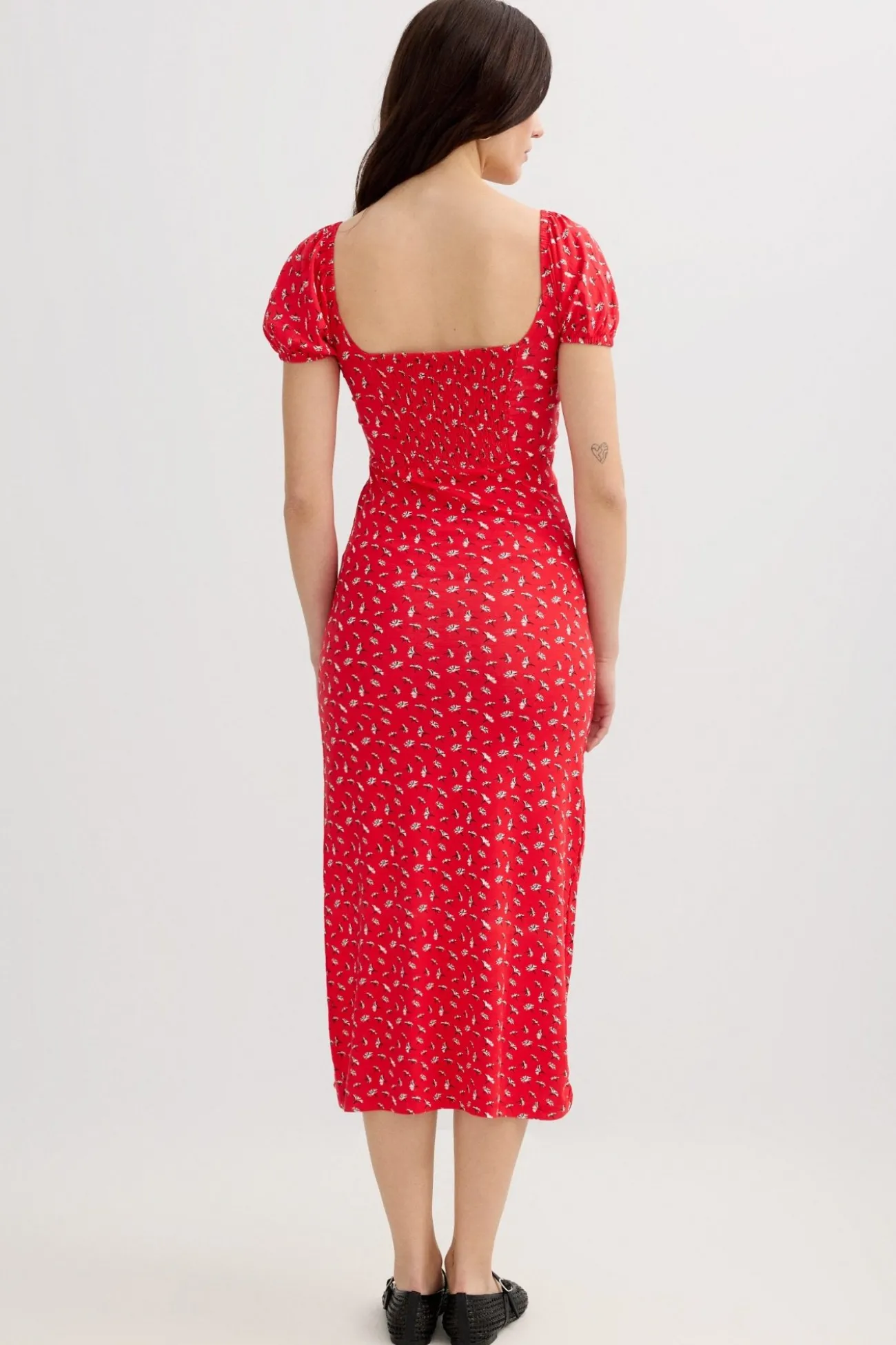 Vestido midi manga corta
