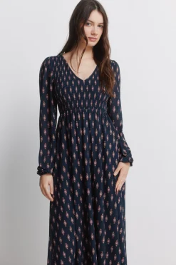 Vestido volante escote