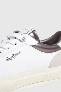 Zapatillas Clásicas Con Detalles En Ante