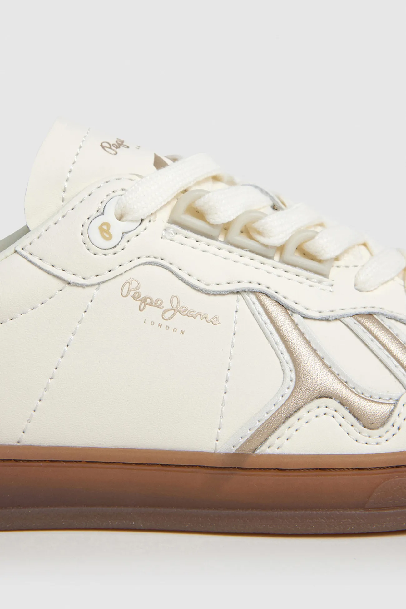 Zapatillas Piel Con Detalles En Ante