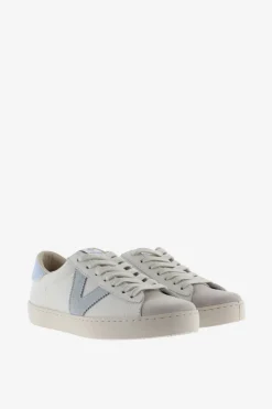 Zapatillas piel puntera serraje