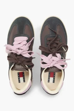 Zapatillas retro Tommy Jeans en marr&oacute;n y rosa